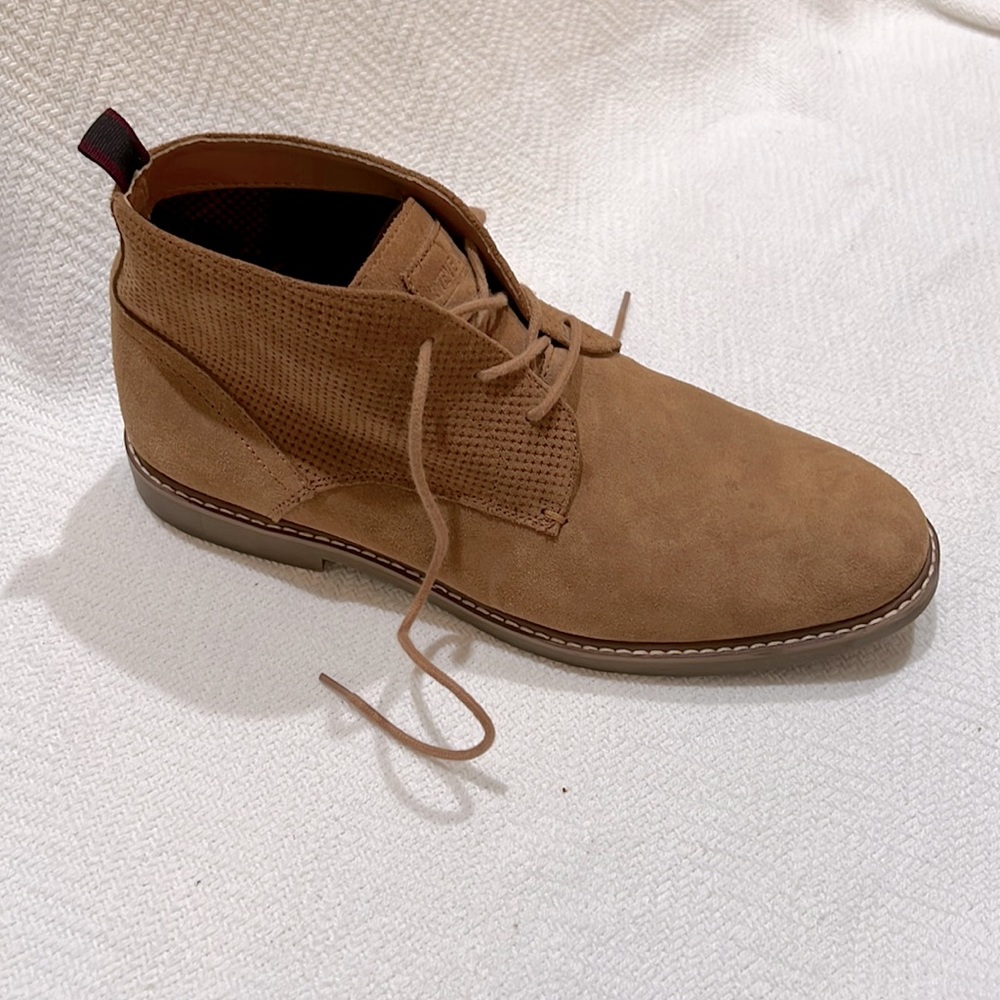 Steve Madden Suede lace up boot